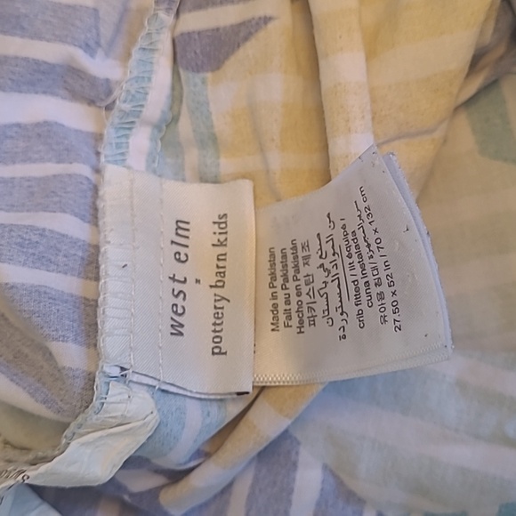 Pottery Barn x West Elm fitted crib sheet - Picture 3 of 5